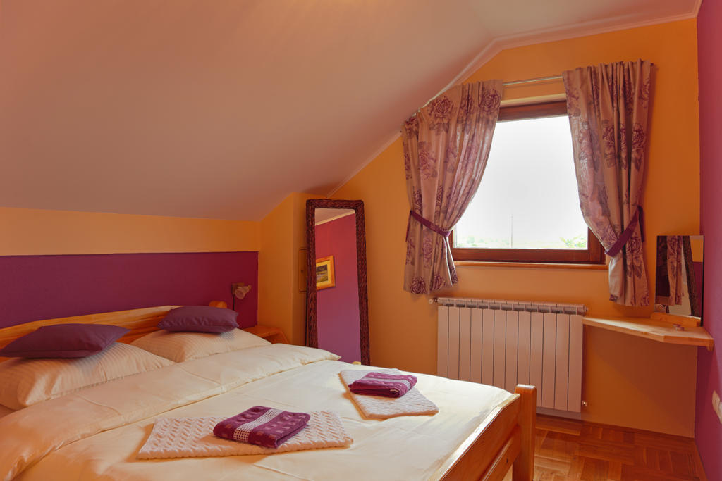 Apartments Tratincica Seliste Dreznicko Bilik gambar